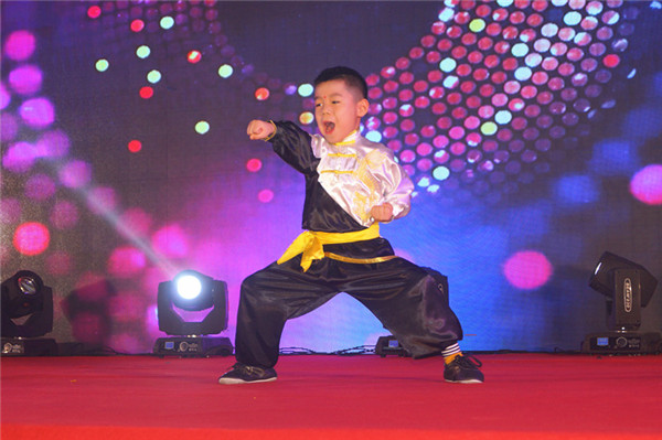 领先生物召开2018年度表彰奖励大会暨2019年度工作规划大会 领先生物召开2018年度表彰奖励大会暨2019年度工作规划大会